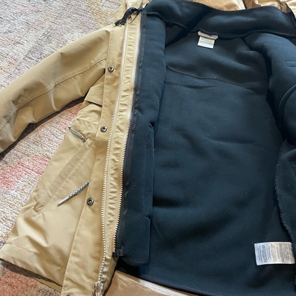 Columbia jacket - Picture 10 of 16